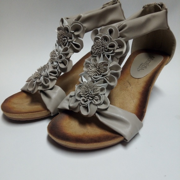 Spring Step Shoes - Women's leather wedge New never worn sz 8